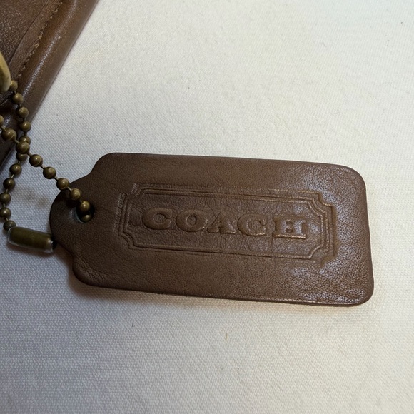 Coach Vintage Court Taupe Brown Leather 9870 Hangtag Brass Crossbody Strap Slots - Picture 6 of 16